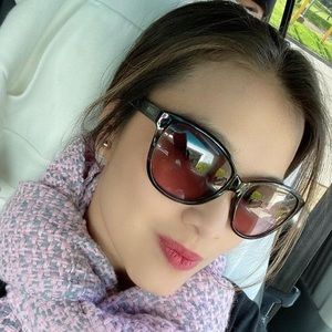 Meet your Posher, Menchie